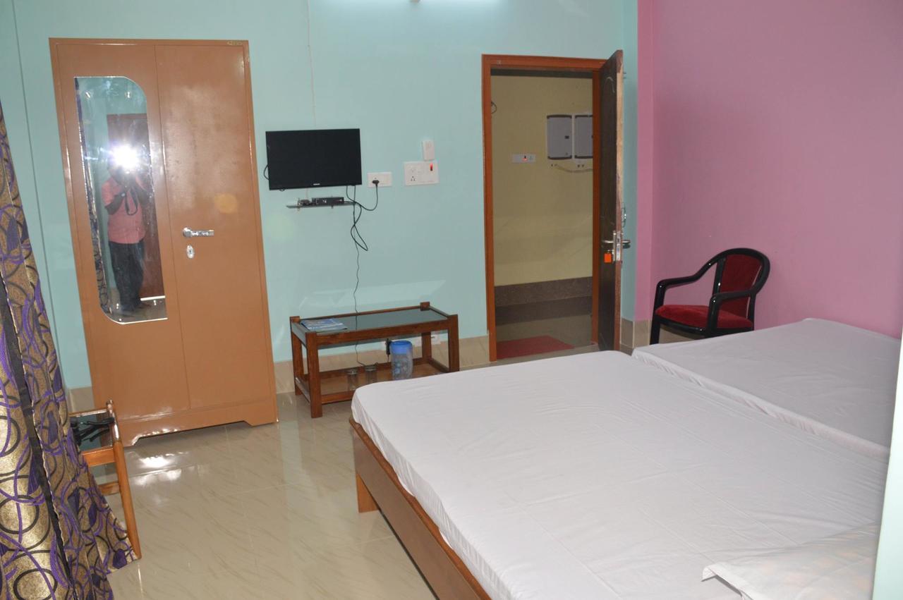 Hotel Kaustav Tezpur 外观 照片